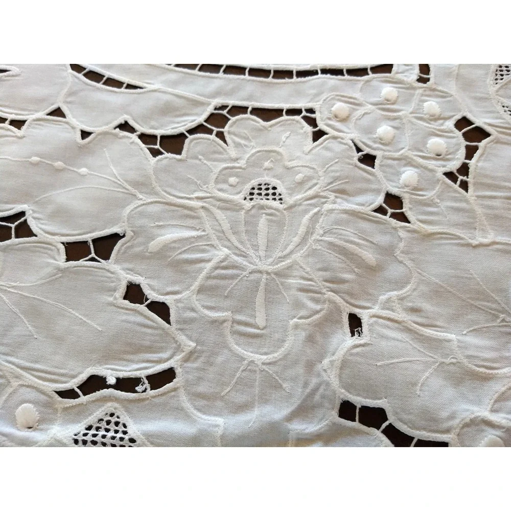 Lace TABLECLOTH 116